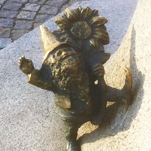 Bronze Figur Laechelnd Offen s